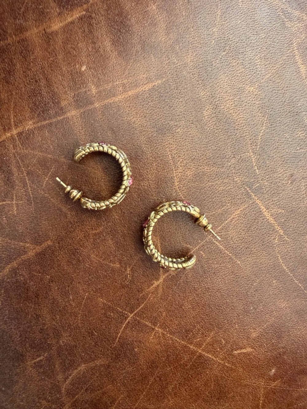 GUCCI HOOP EARRINGS - Picture 8 of 10